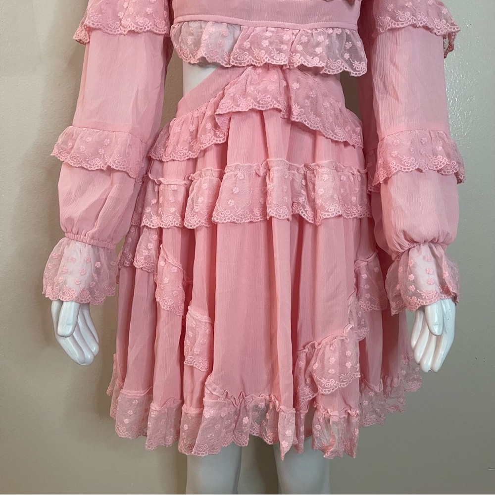 Pink V-neckline lace ruffle crisscross back cutout long sleeve mini dress - Picture 4 of 10